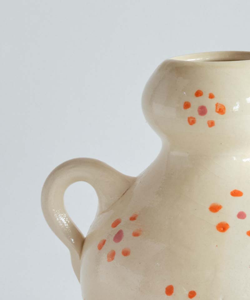 Vase 10 by Adrián